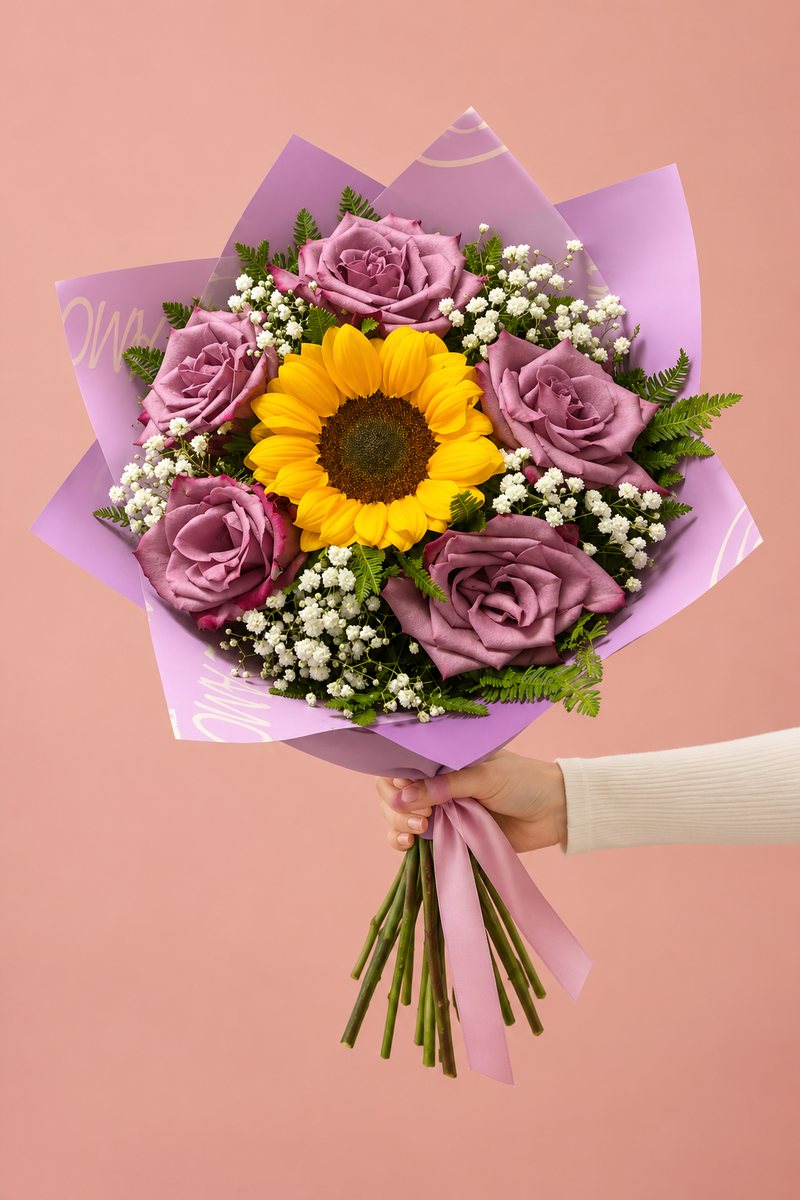 Girasol y rosas lilas