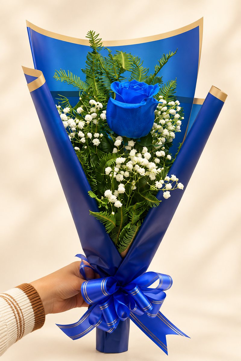 Rosa azul en papel azul
